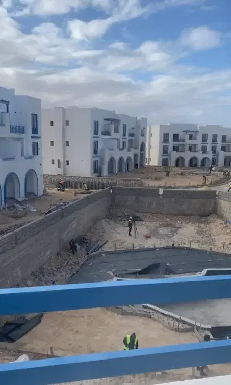 شقة بنتهاوس فاخرة للبيع في قرية ماونتن فيو رأس الحكمة