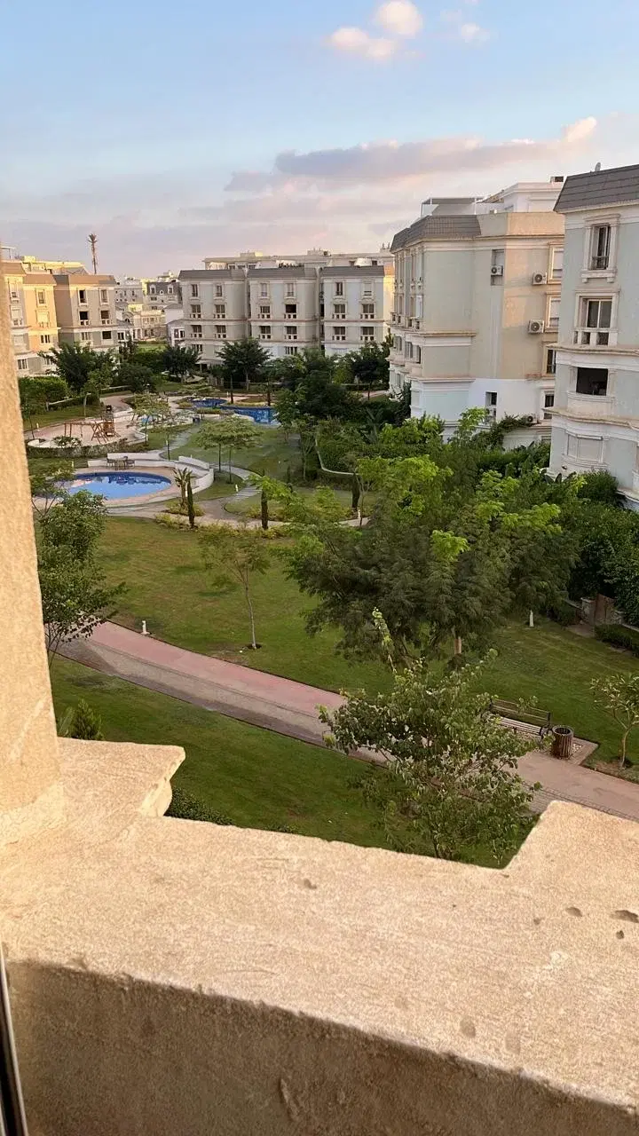 شقة فاخرة للبيع في ماونتن فيو هايد بارك