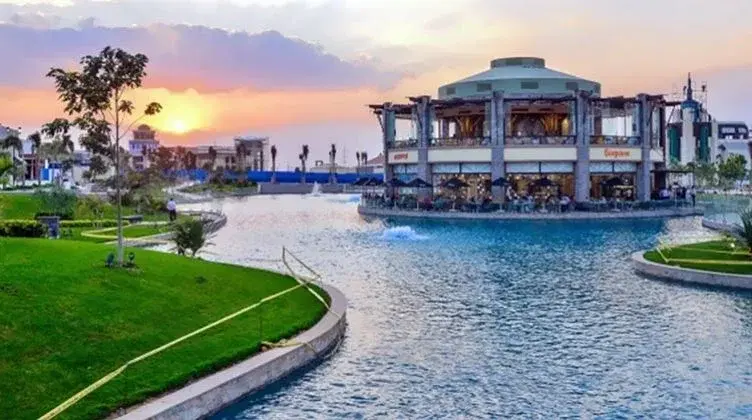 Clinic for Sale in Open-Air Mall