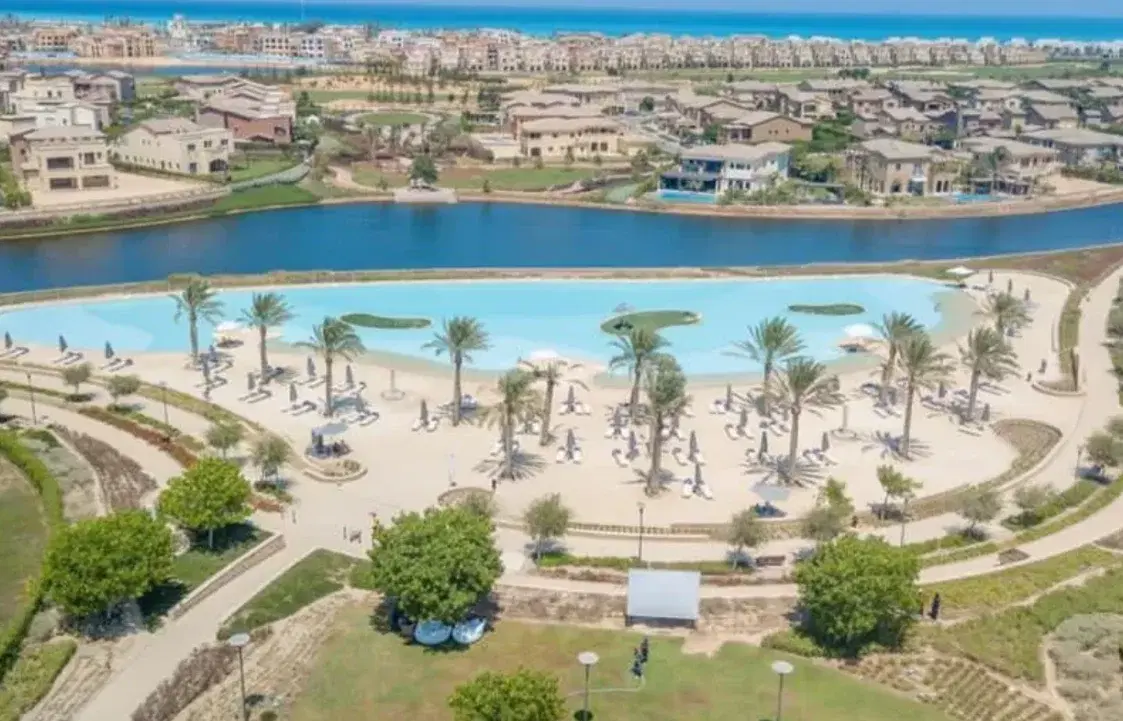 فيلا فاخرة 5 غرف نوم للبيع في مراسي سيدي عبد الرحمن من إعمار مصر