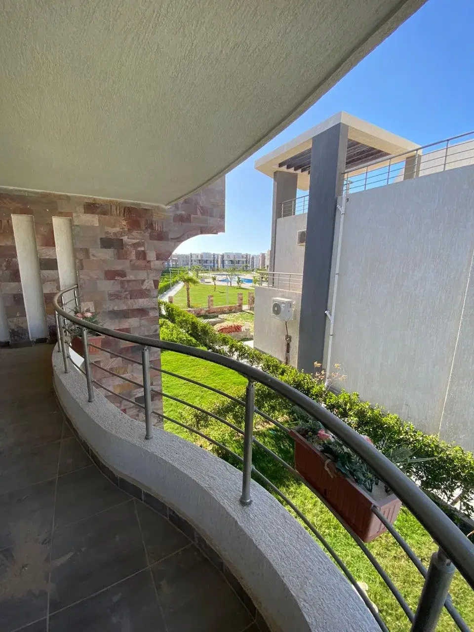 Stunning Villa for Sale in Marseilia Beach 4