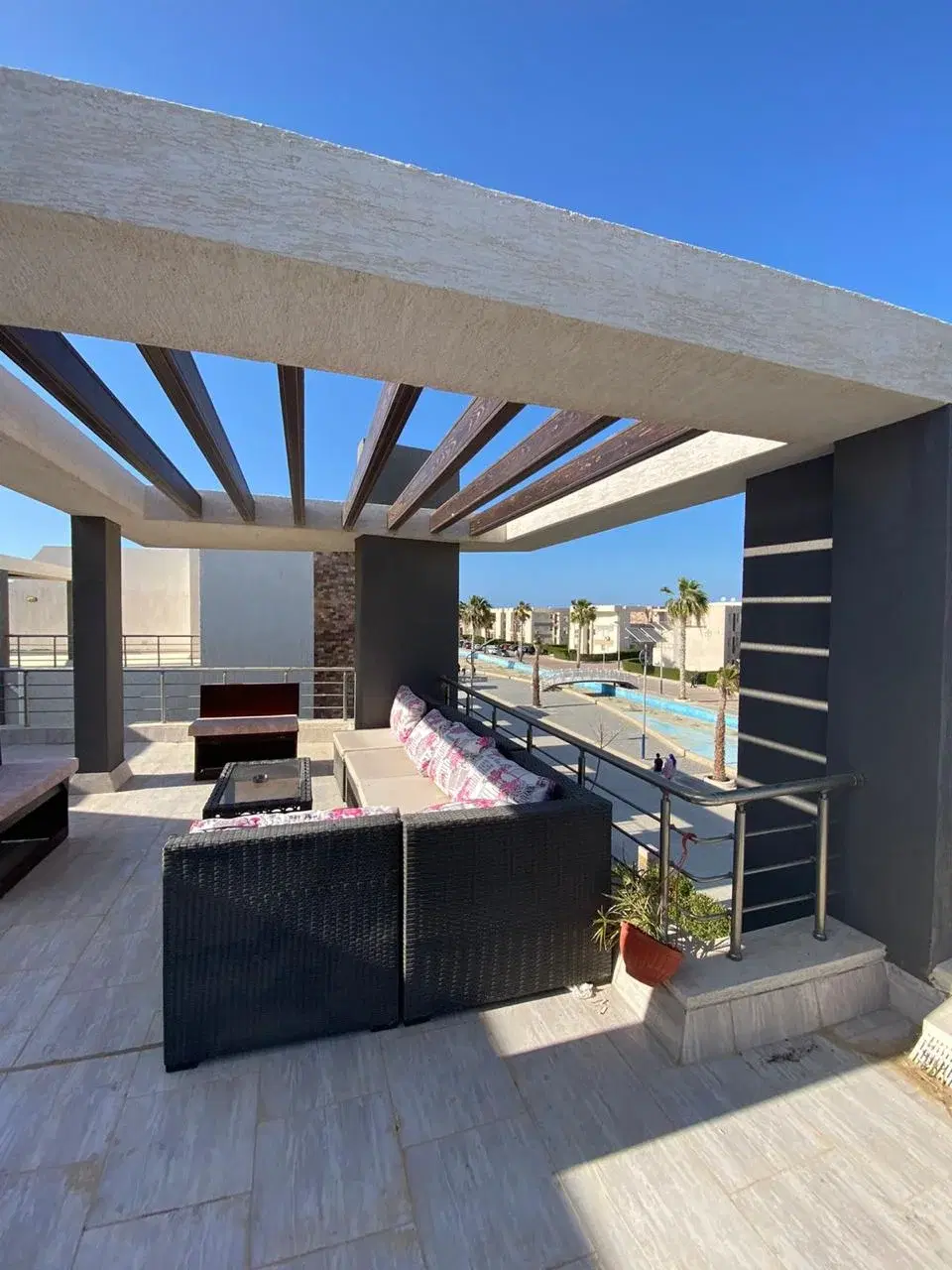 Stunning Villa for Sale in Marseilia Beach 4