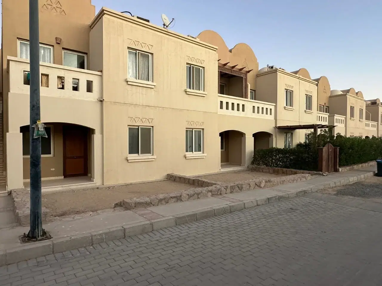 شاليه مميز للبيع في قرية مكادي هايتس بأوراسكوم