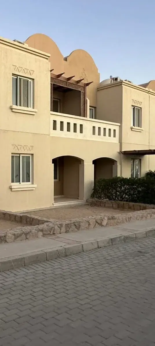 شاليه مميز للبيع في قرية مكادي هايتس بأوراسكوم