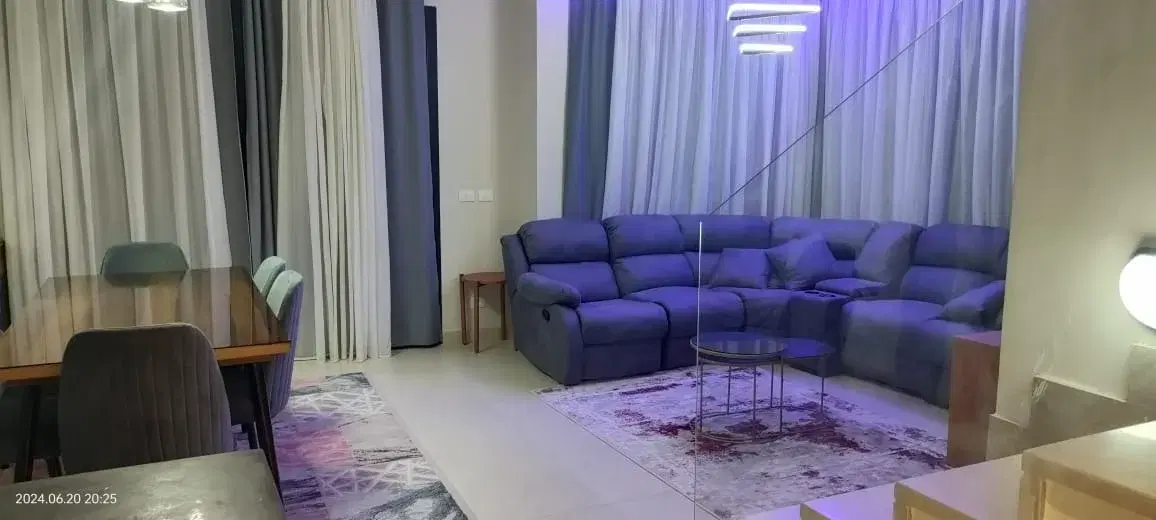 فيلا مستقلة فاخرة للبيع في قرية مكادي هايتس