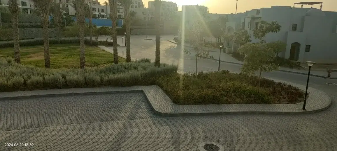 فيلا مستقلة فاخرة للبيع في قرية مكادي هايتس