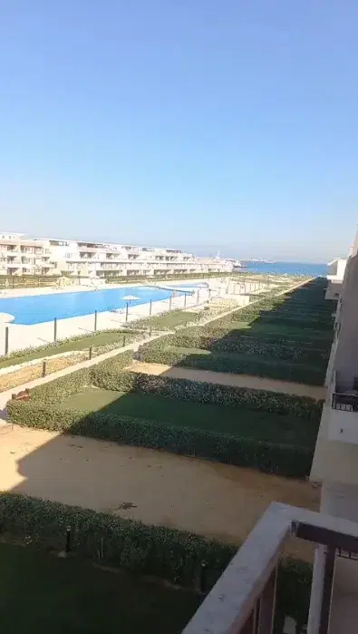 شقة بنتهاوس فاخرة للبيع في قرية مورانو العين السخنة من وادي دجلة