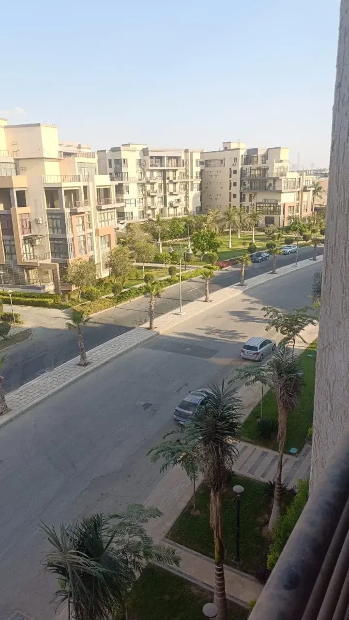شقة مذهلة للبيع في نور كابيتال جاردنز