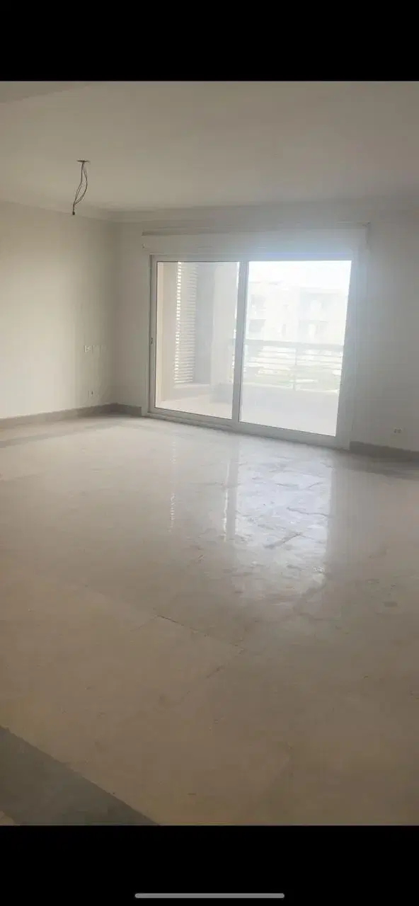 شقة دوبلكس حديثة للبيع في كمبوند نيو جيزة مع 3 غرف نوم من G Developments
