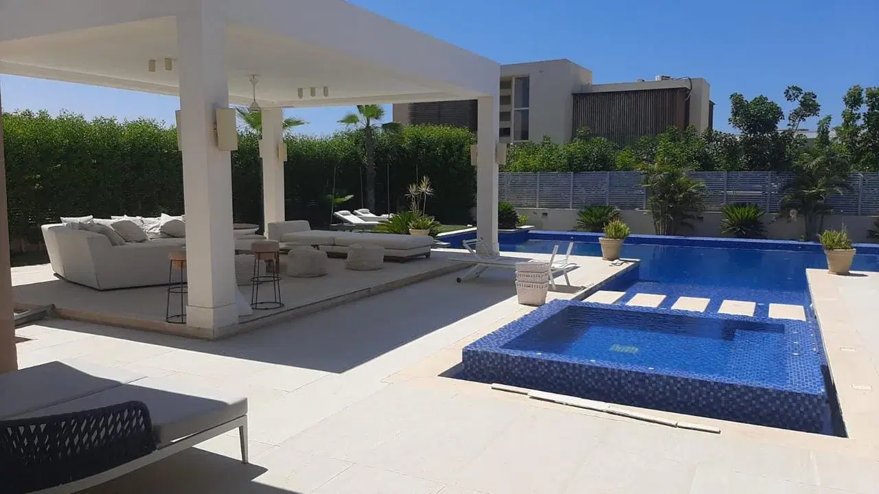 Exquisite Apartment for Sale in Hacienda White
