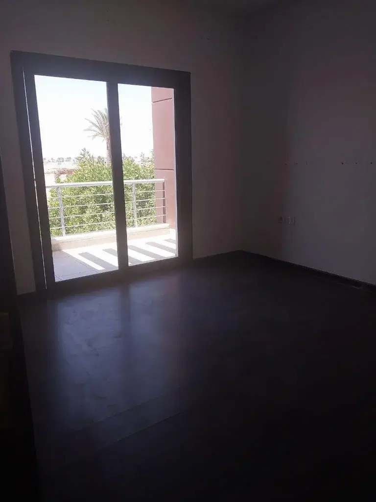Stylish Townhouse for Sale in Hyde Park, New Cairo - 2 Bedrooms