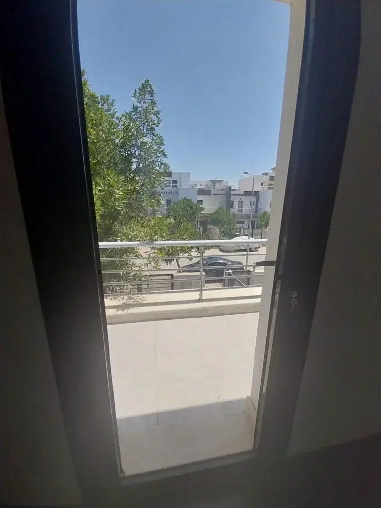 Stylish Townhouse for Sale in Hyde Park, New Cairo - 2 Bedrooms