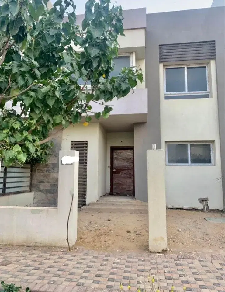 Spacious 4-Bedroom Townhouse for Sale in Hyde Park, New Cairo