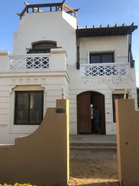 Stunning Villa for Sale in Hyde Park