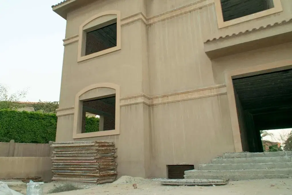 فيلا للبيع في سوان ليك القطامية 1300 متر