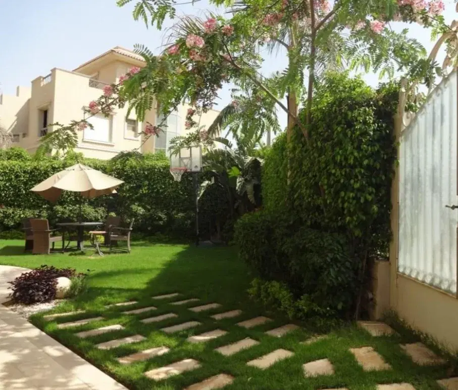 فيلا 316 متر للبيع في كمبوند Flowers Park بالتجمع