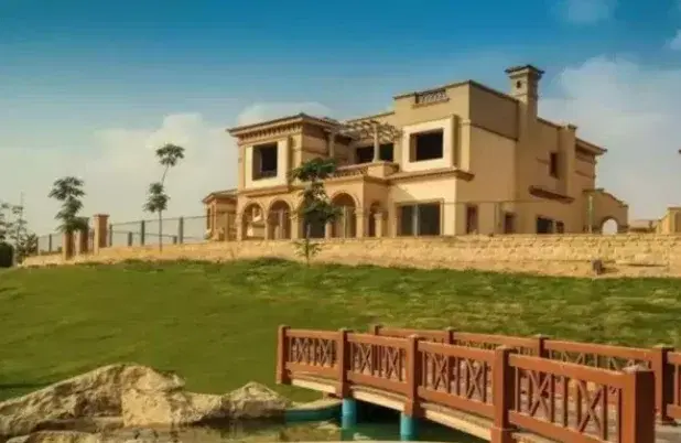 فيلا للبيع في كمبوند Le Reve بمساحة 1050 متر
