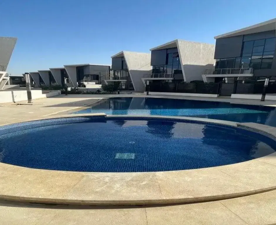 فيلا للبيع في كمبوند Life View الشروق 330 متر
