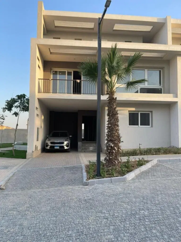 Corner Townhouse for sale in Pyramids Hills 6 October