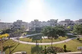 Twinhouse for sale in Green 4 October, 252 sqm