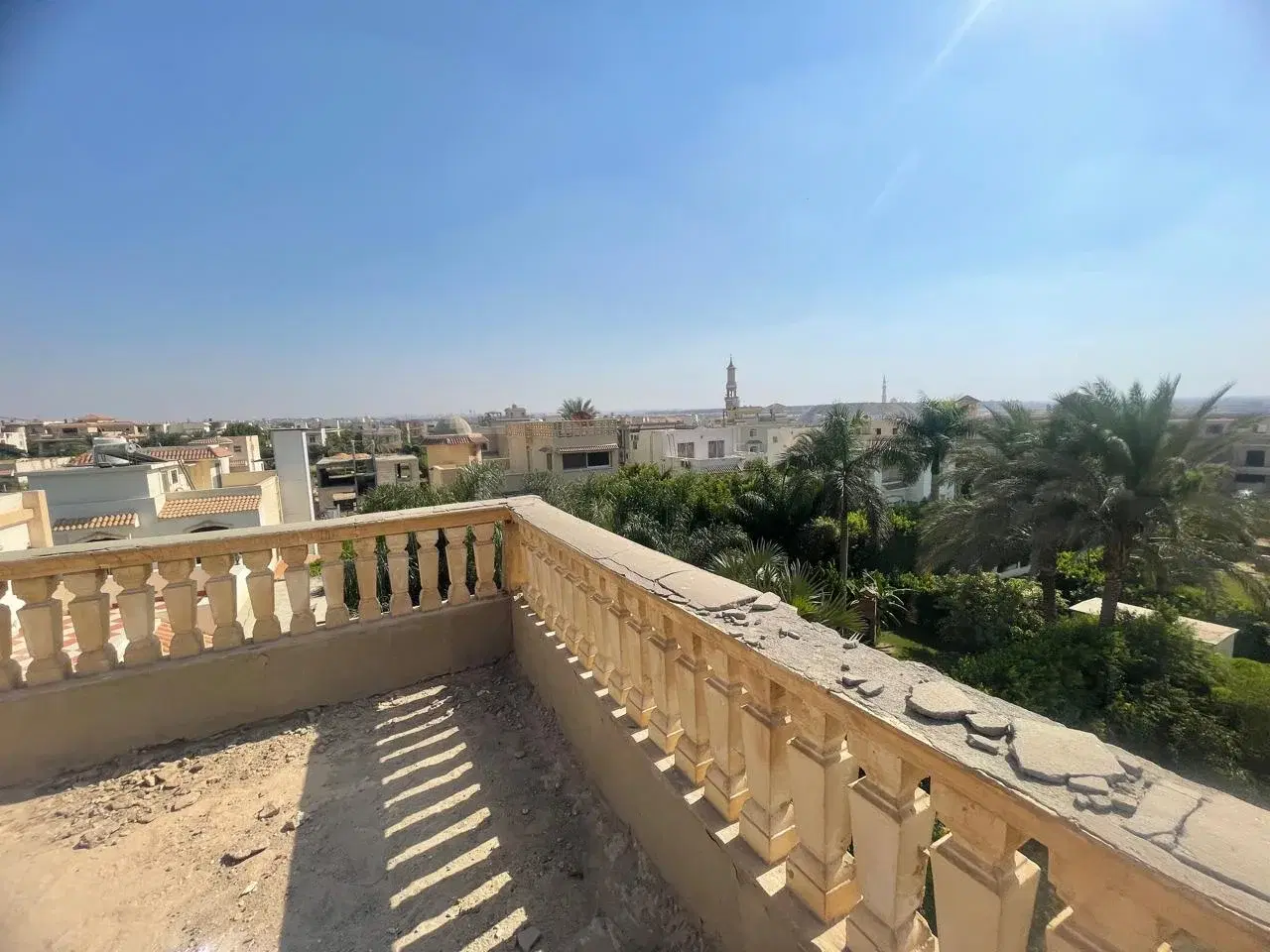 فيلا للبيع في كمبوند الشروق 2000 بمساحة 550 متر