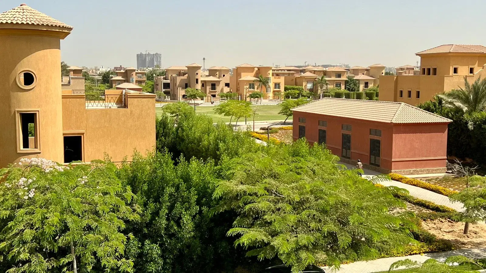 فيلا للبيع في كمبوند أكتوبر هيلز 2 بمساحة 350 متر