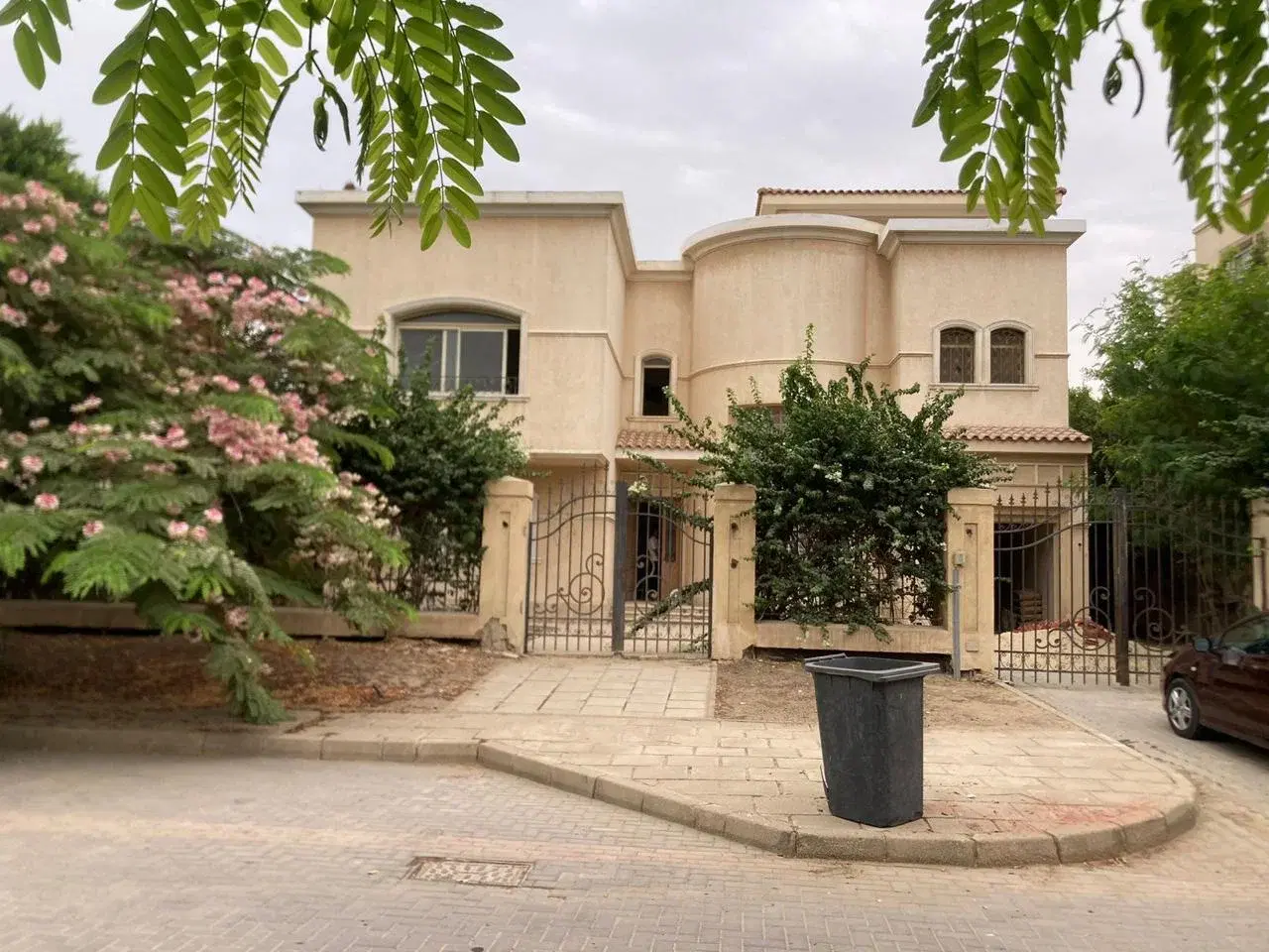 فيلا للبيع في Royal Hills بمدينة 6 أكتوبر 350 متر