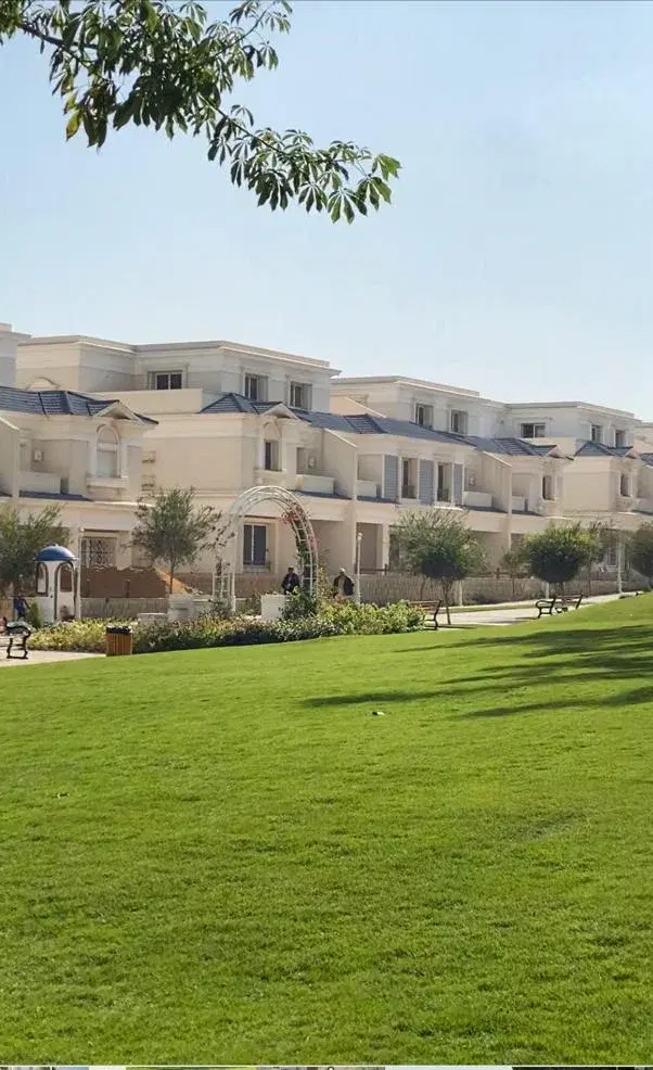 Corner Townhouse for Sale in Mountain View October Park 298 sqm