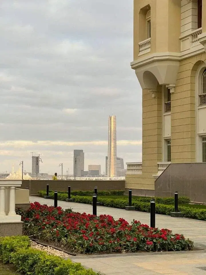 Apartment for Sale in New Garden City