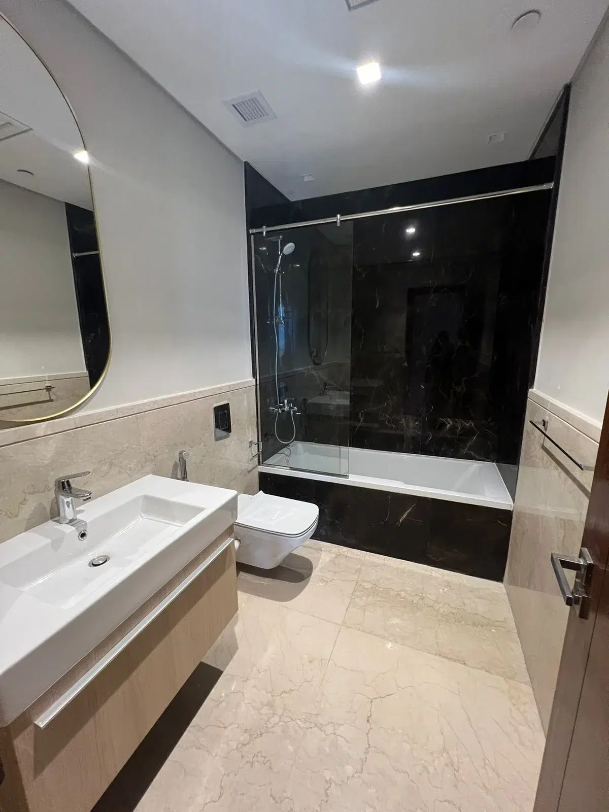 Luxury 4‑Bedroom Apartment for Sale in AEON Towers, 6th of October