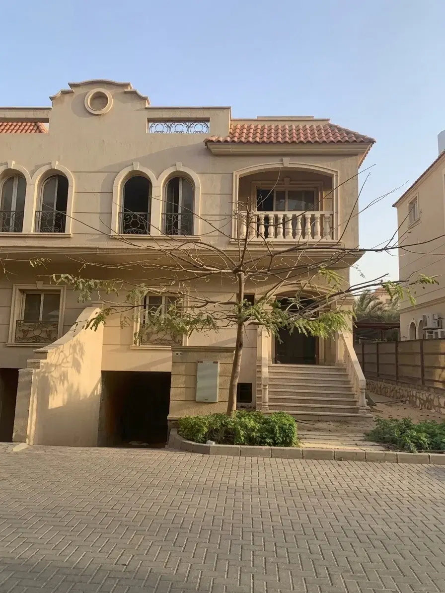 Twinhouse for sale in Villino New Cairo, 311 sqm