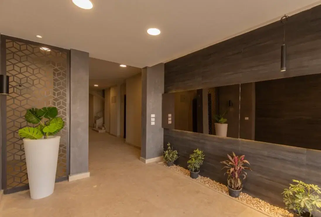 شقة فسيحة من 3 غرف للبيع في Address East — 140 م²، جاهزة للسكن