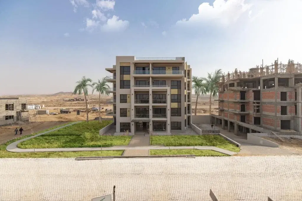 شقة فسيحة من 3 غرف للبيع في Address East — 140 م²، جاهزة للسكن