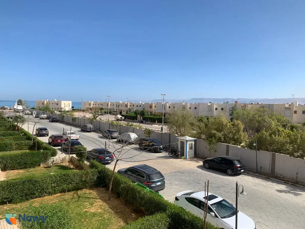 شاليه مفروش للبيع في أروما، العين السخنة — 2 غرف مع إمكانية الوصول للمسبح
