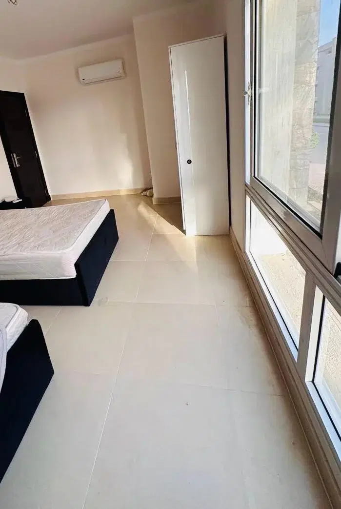شاليه للبيع في أروما — 3 غرف نوم، مؤثث وتشطيب كامل جاهز للسكن