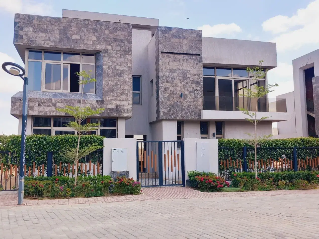 Townhouse for sale in Sun Capital October 210 sqm