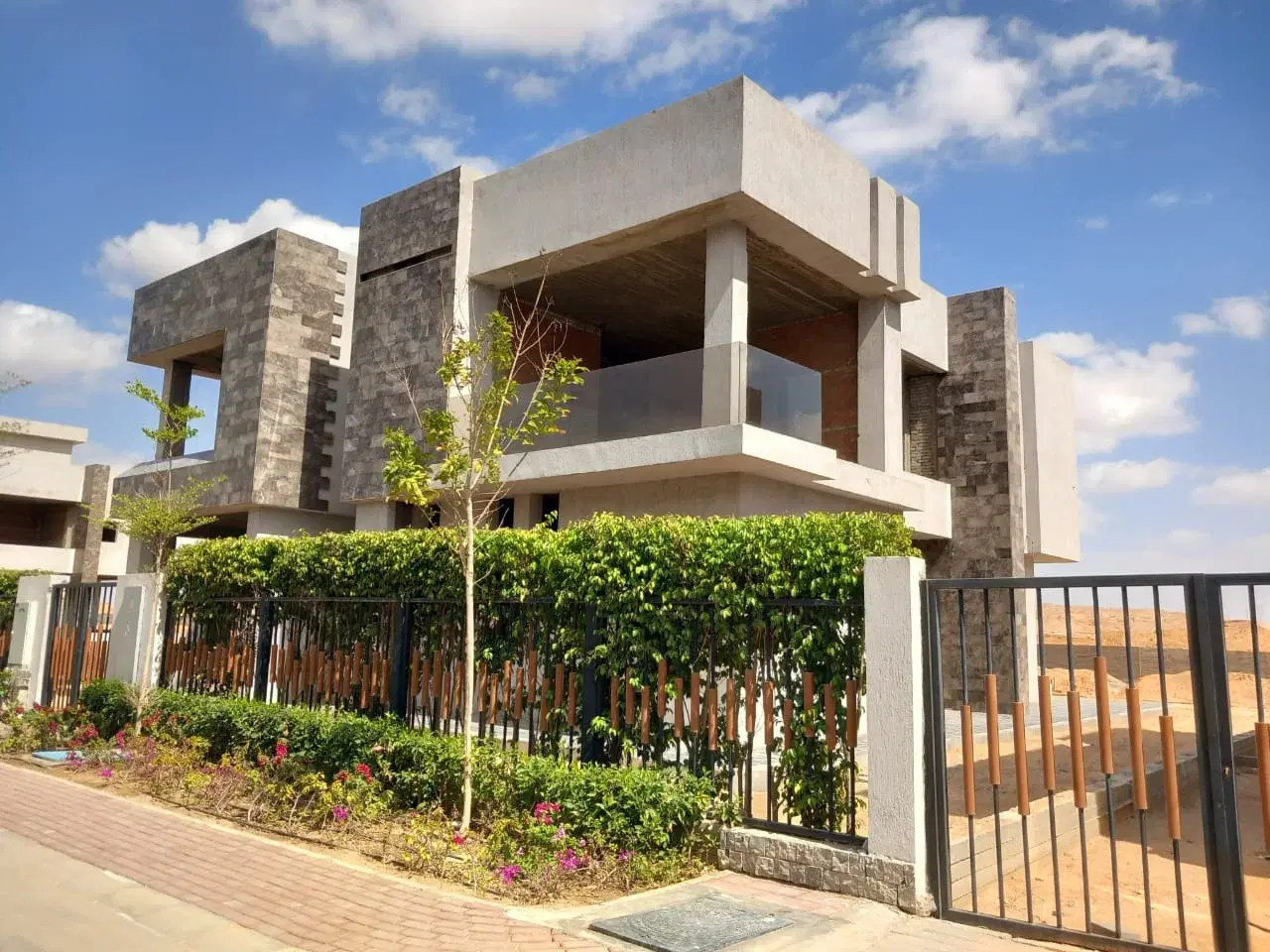 Townhouse for sale in Sun Capital October 210 sqm
