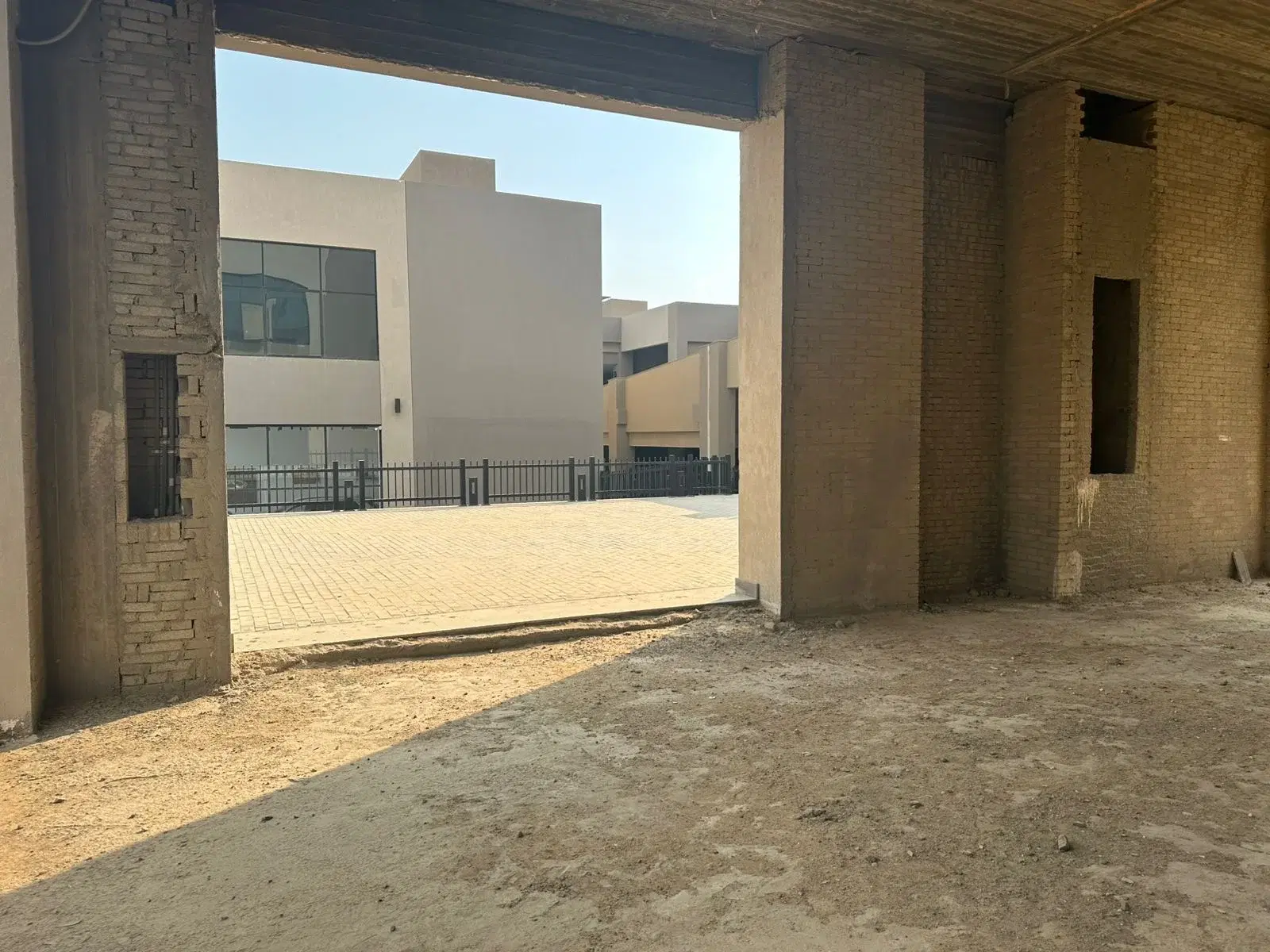 محل تجاري للبيع في فيلدج جاردن القطامية 246 متر