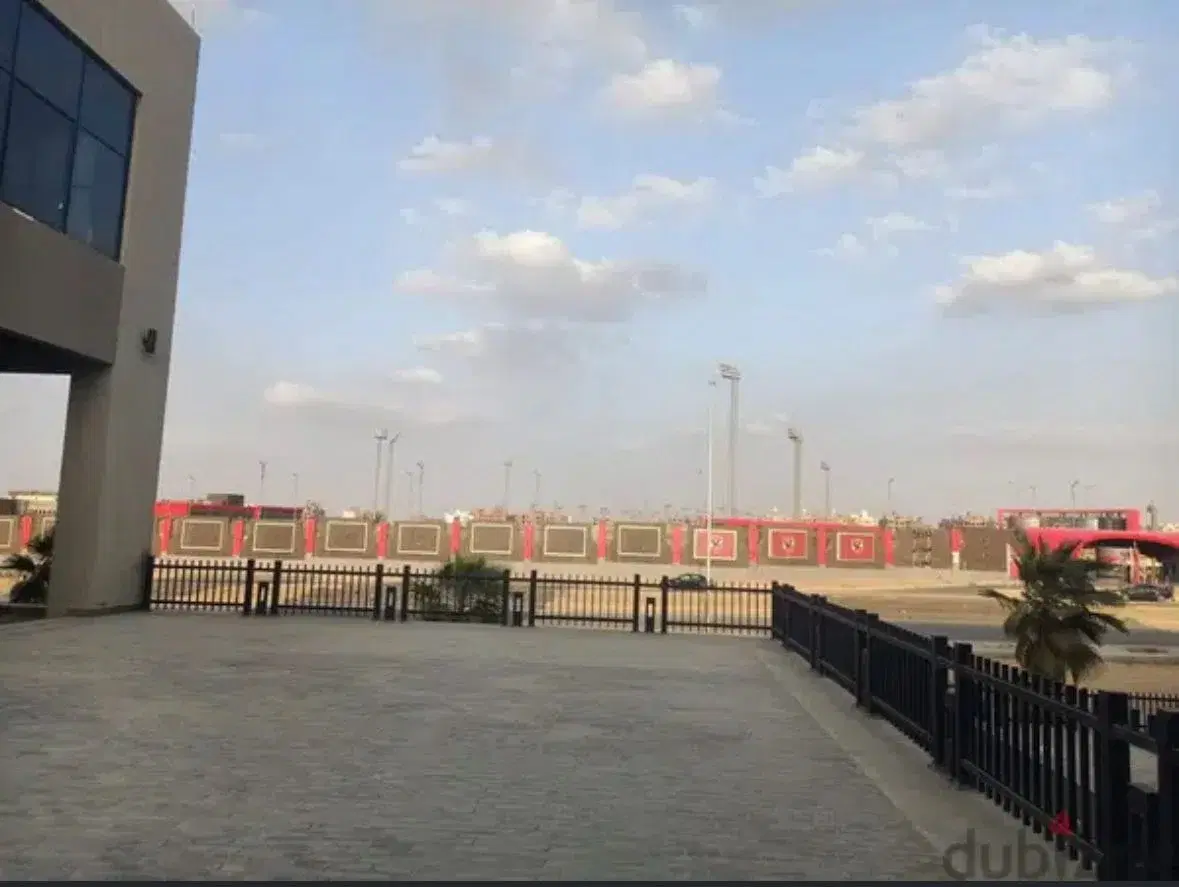 محل تجاري للبيع في فيلدج جاردن القطامية 246 متر