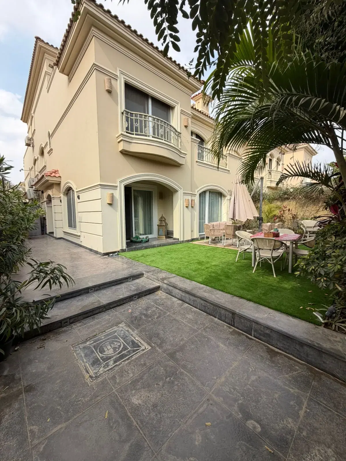 Townhouse for Sale in El Patio 6 October 210 sqm Ready to Move
