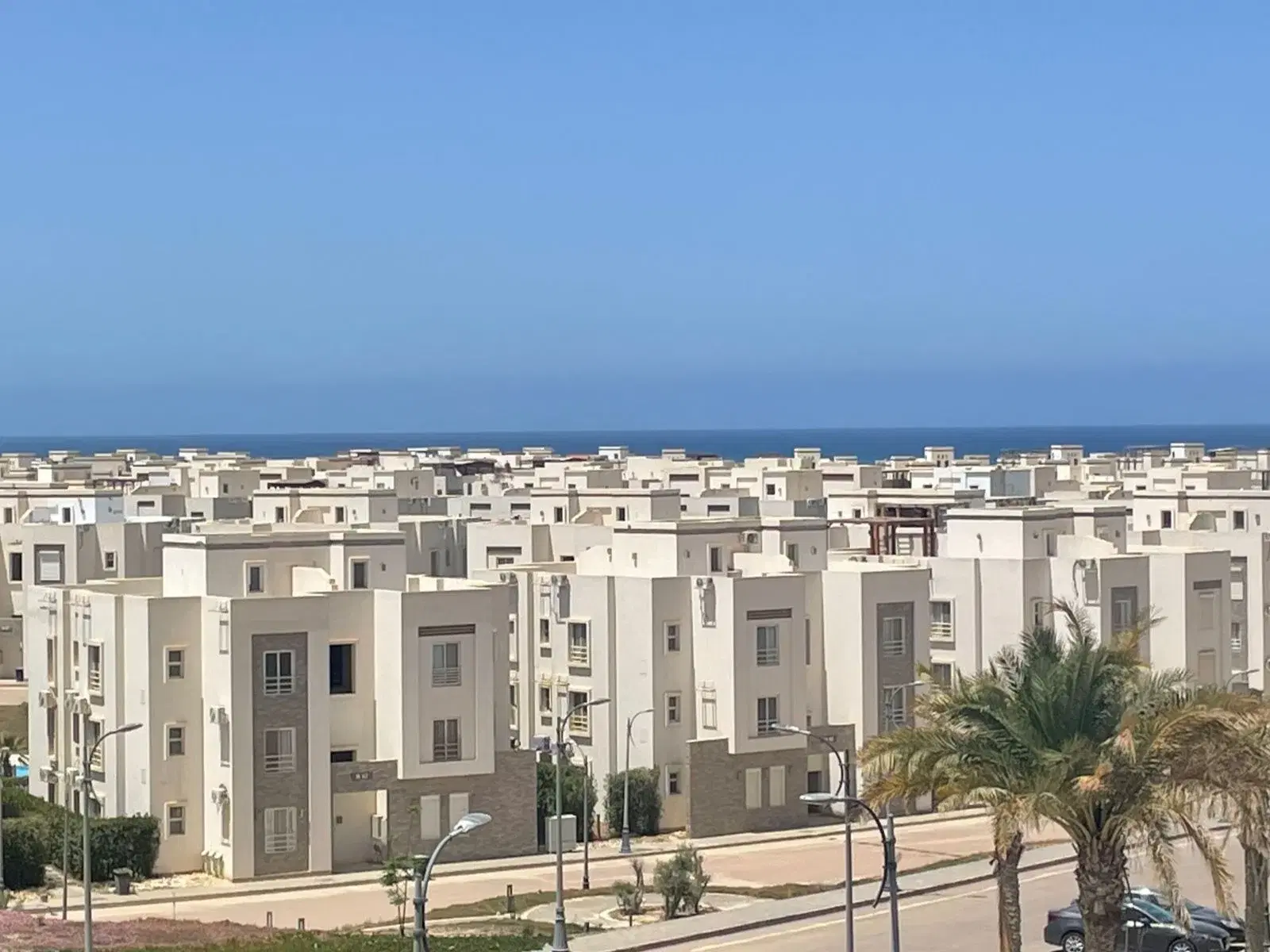 دوبلكس 4 غرف للبيع في أمواج — سيدي عبد الرحمن، الساحل الشمالي | الأهلي صبور