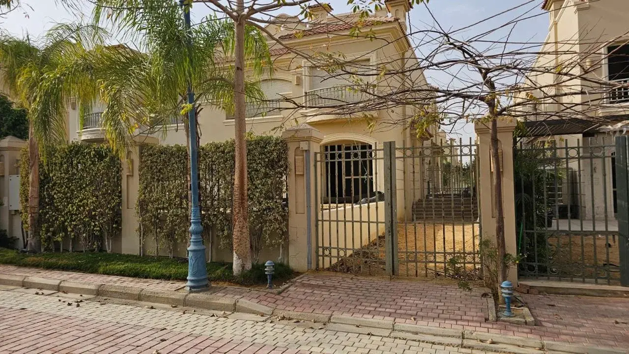 Townhouse for Sale in El Patio 5 East, El Shorouk — 3BR, 4BA
