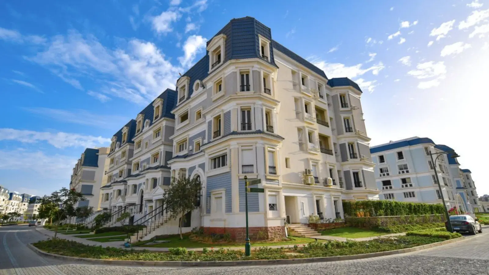 Opportunity to own a finished penthouse with AC and the best view in Mountain view Hyde Park