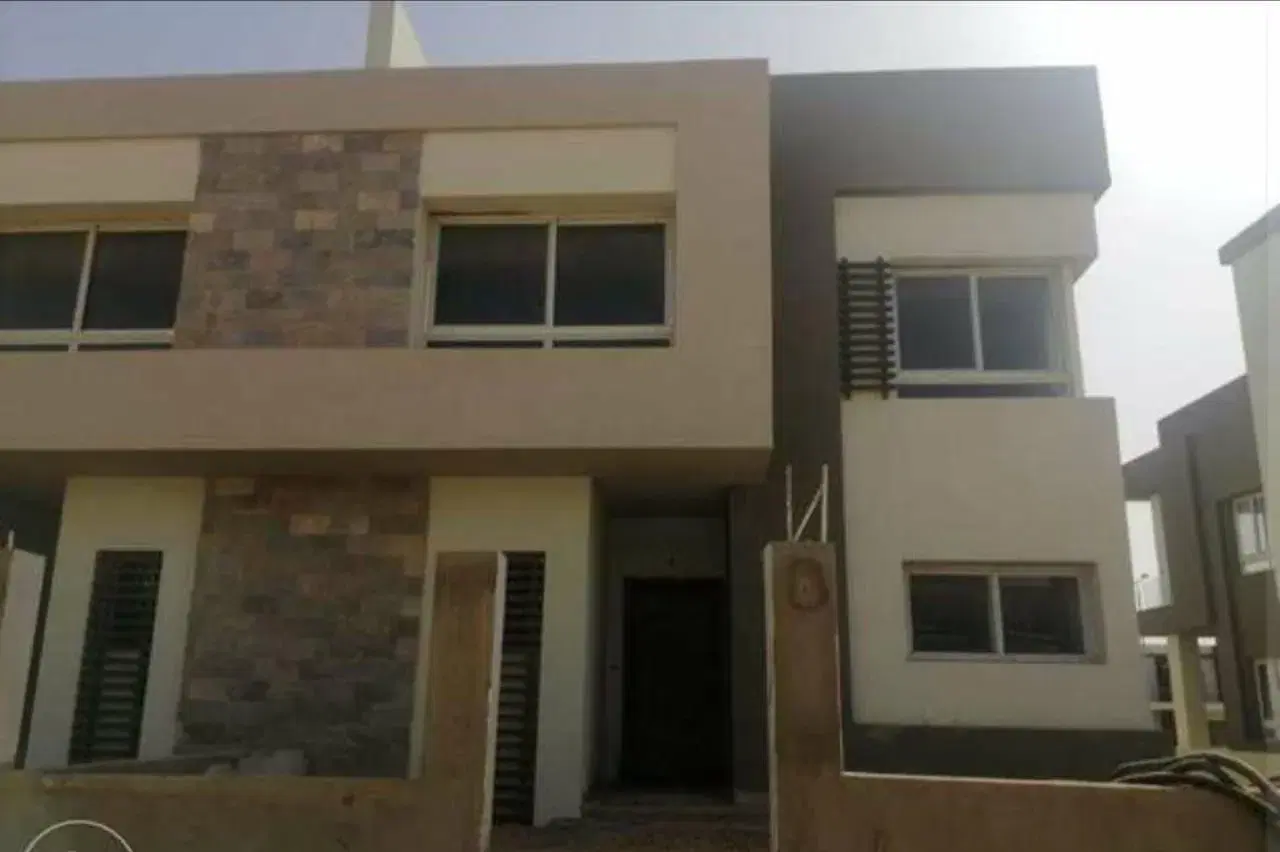 Receive your Town Corner unit with a landscape view in Hyde Park, Fifth Settlement.