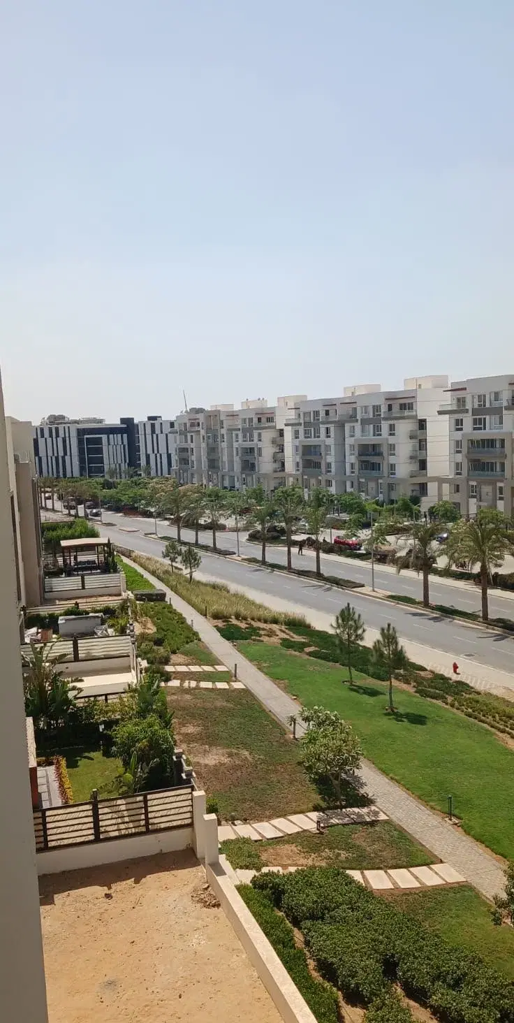 دوبلكس مميز في فاميلي هاوس هايد بارك 234م 4 غرف بدور ثاني وأخير