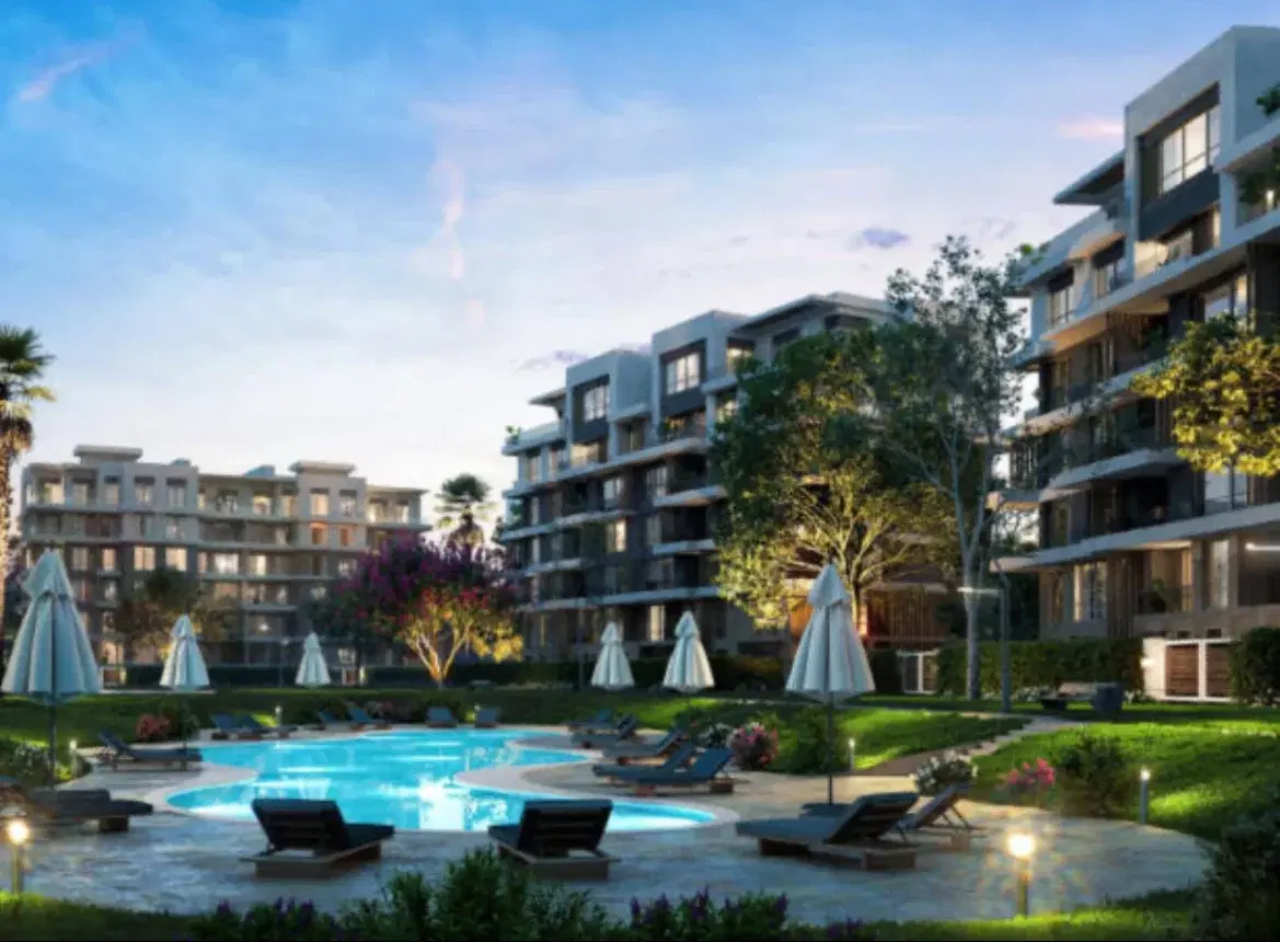 Ground floor apartment 144 sqm with garden and lagoon view in Hyde Park New Cairo